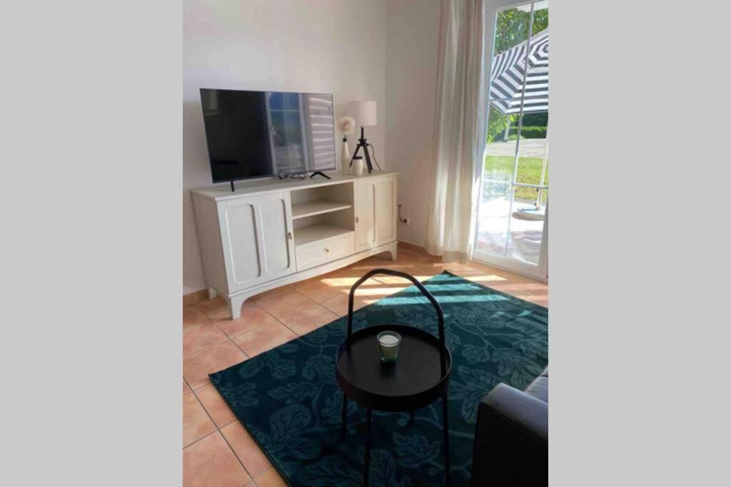 Die Seeblume - Ferienwohnung Mit Pool Und Seeblick Bodman-Ludwigshafen Exterior foto